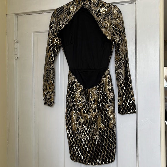 ✨Sequined Open-Back Mock Neck Mini Dress - Black & Gold - Size S Party Dress - Picture 3 of 12